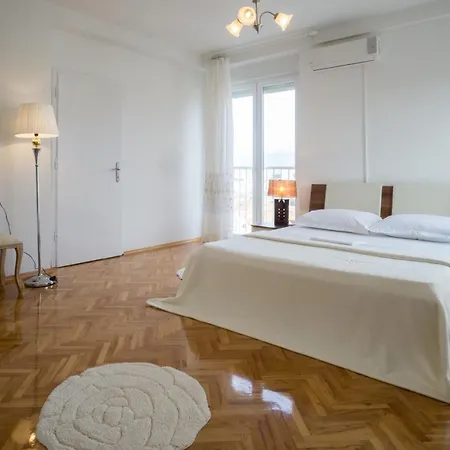 Апартаменты Jelena